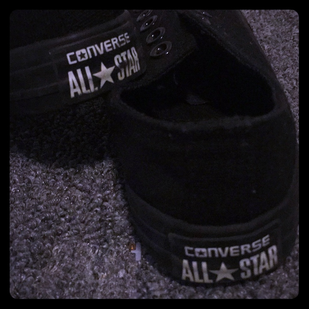 Converse black. Women’s 5.5 but fit bigger